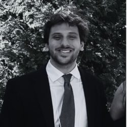 Perfil Leo preto e branco